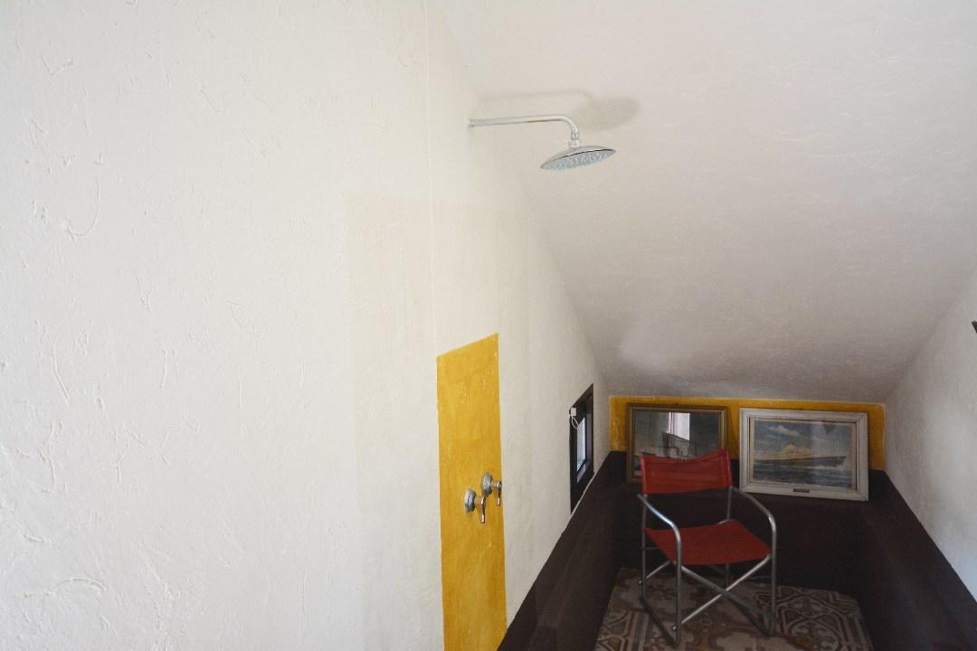 Camera marimoniale B-C bagno comune